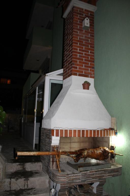 Семеен Хотел Идън Sveti Vlas Bagian luar foto